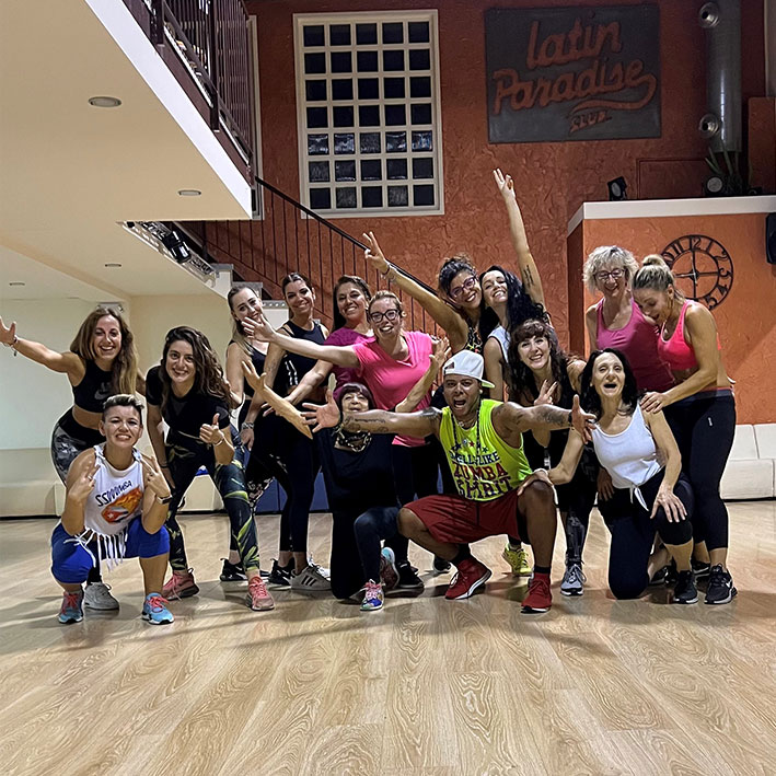 Unisciti alla rivoluzione dello Zumba Fitness al Latin Paradise!